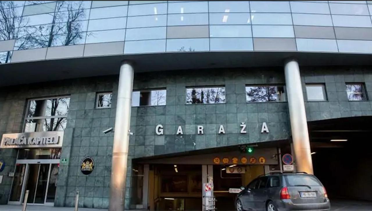 Galleria Apartment Ljubljana Bagian luar foto